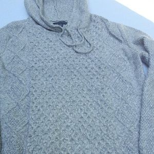 American Eagle Sweater with hood
